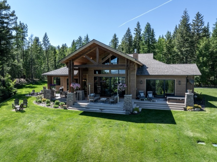 Custom home exterior in North Idaho by Nicholson Construction